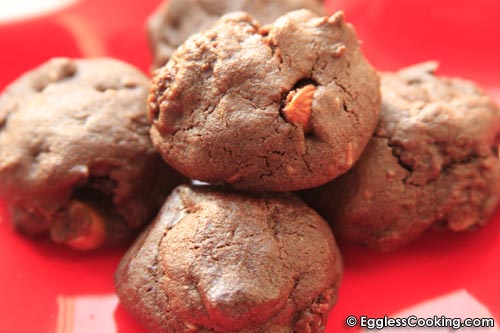 Eggless Italian Chocolate Nut Cookies