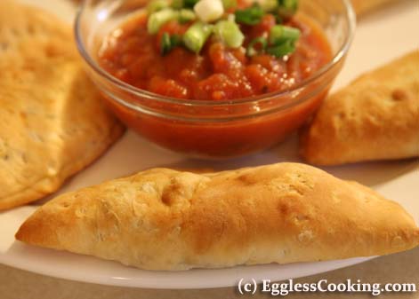 Vegetarian Empanadas:Serve Empanadas with salsa. Enjoy!