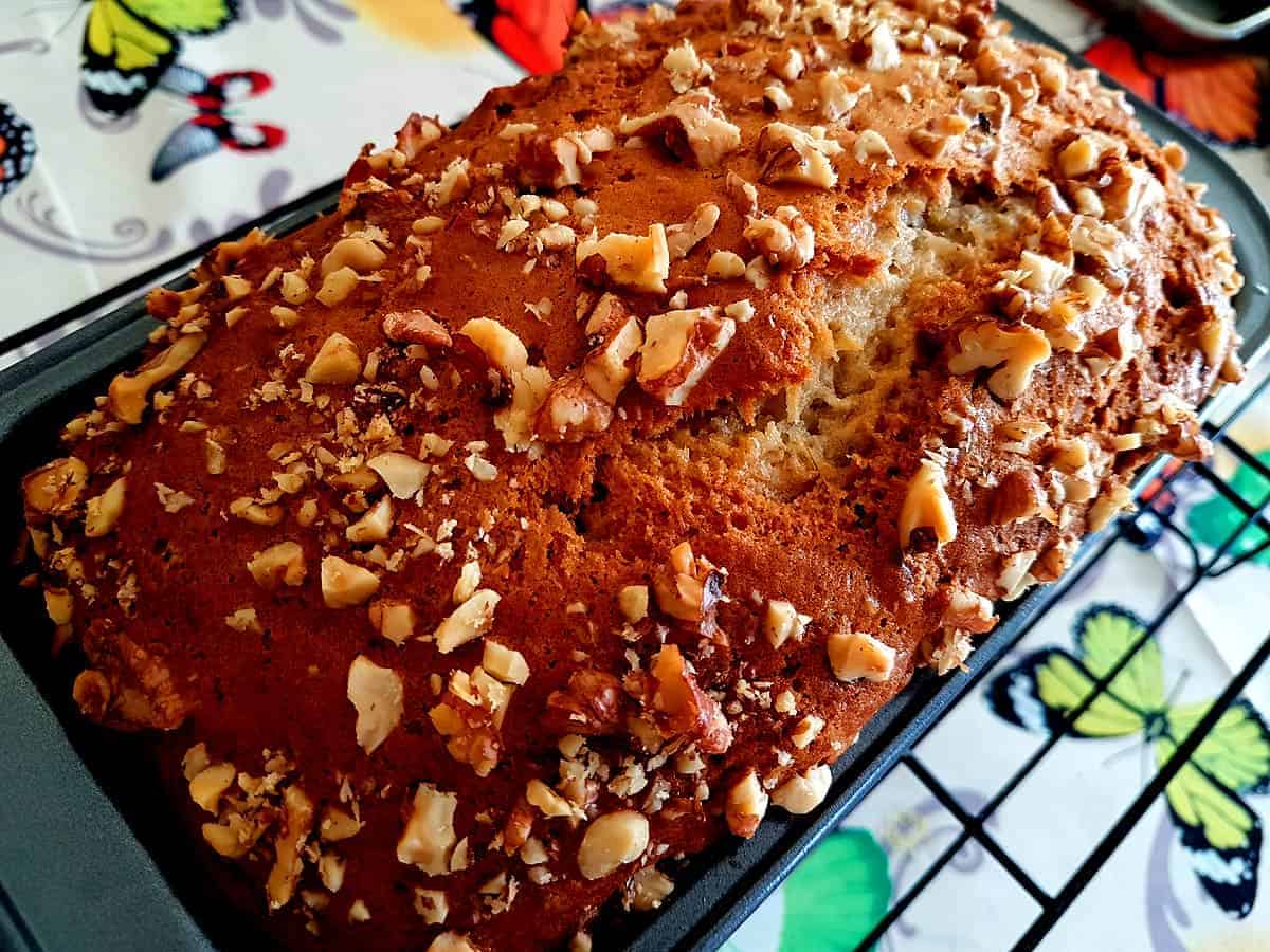 Fully baked banana bread