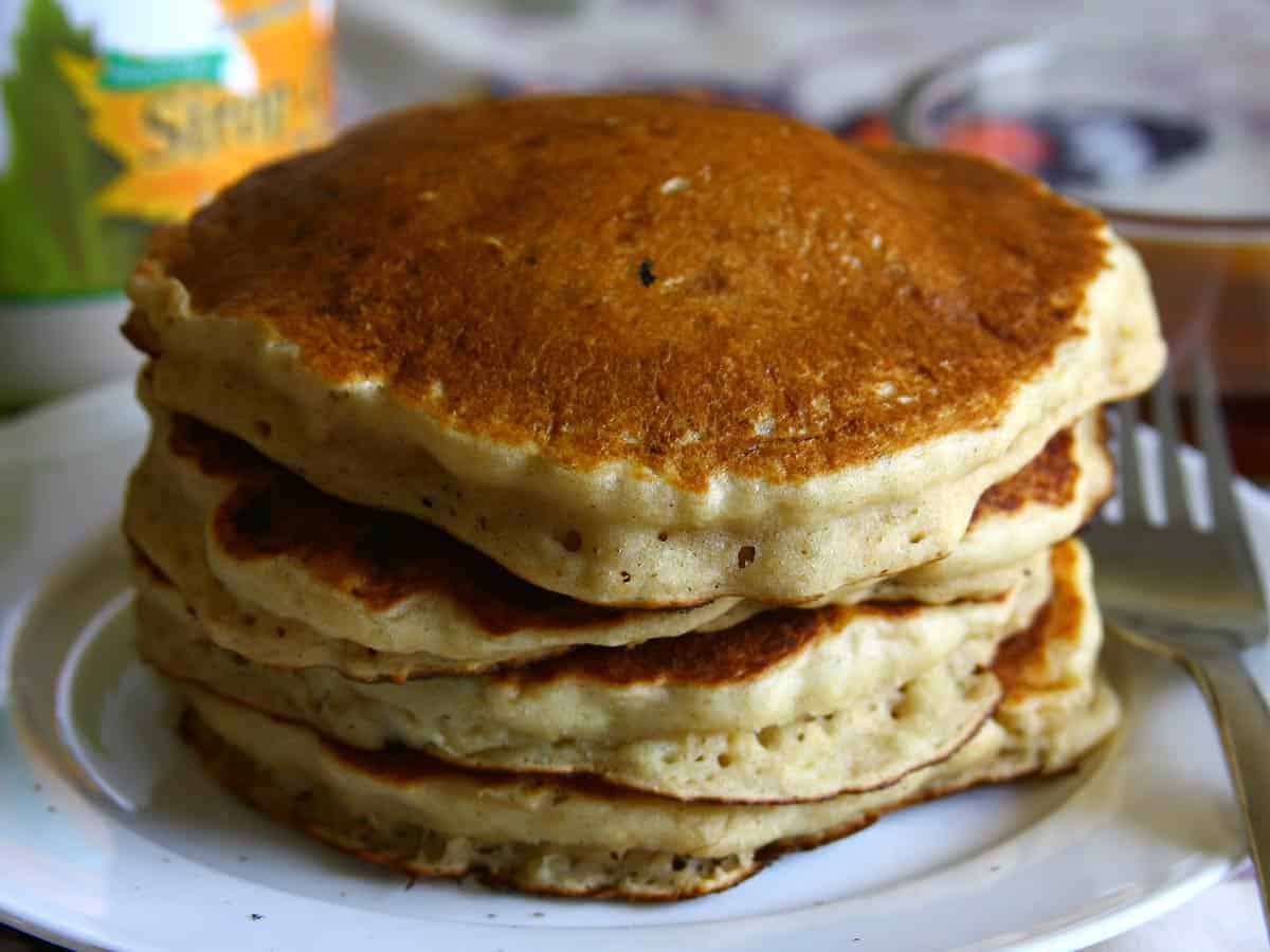 Vegan banana pancakes ready to serve.