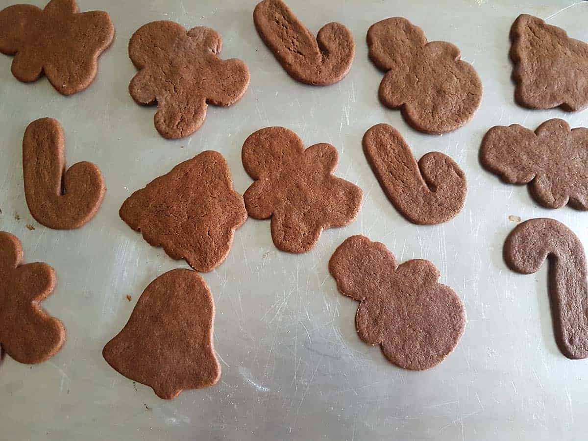 Baked gingerbread cookies