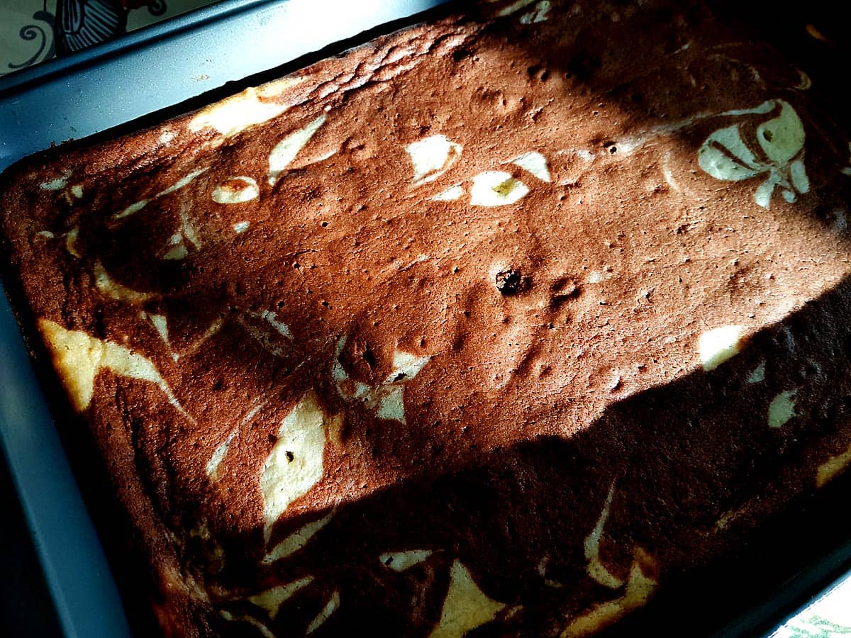 Bake marble cake