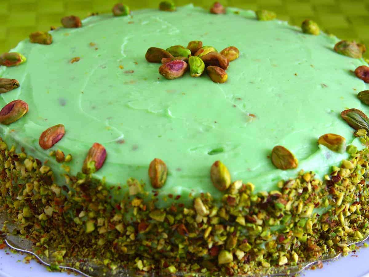 Decorate pistachio cake