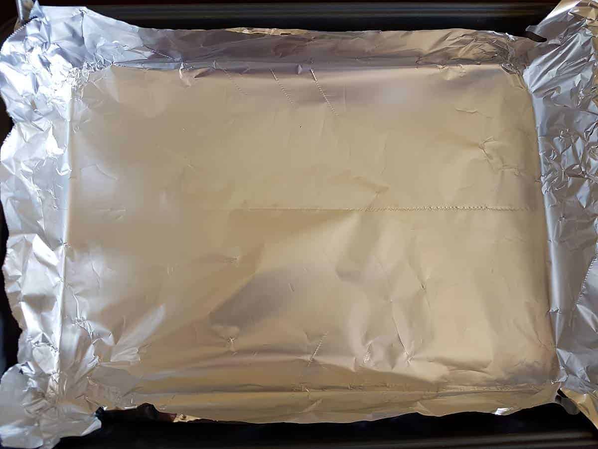 Line pan with aluminum foil