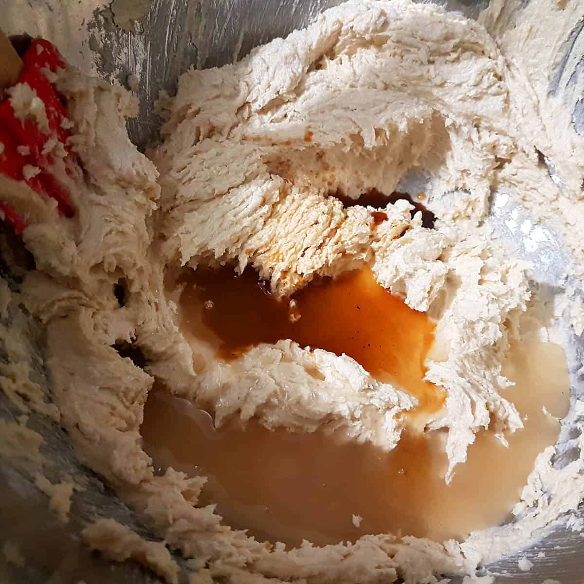 Add aquafaba extract to mix