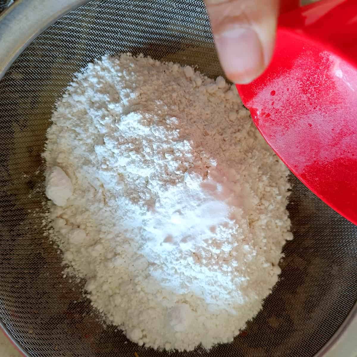 In another bowl, combine dry ingredients