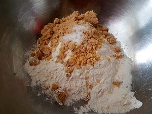 7) For topping, stir flour sugar and salt.