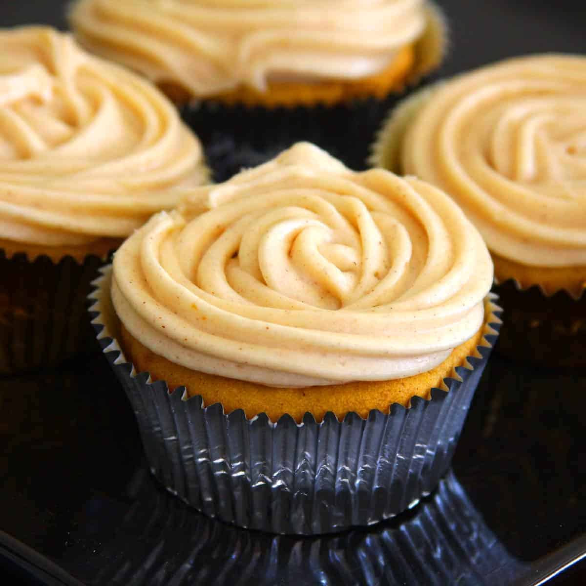 Frosted Eggless Pumpkin Cupcakes