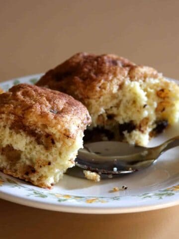 Cinnamon Monkey Bread (Pull-apart bread)