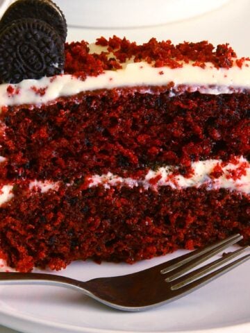 Red Velvet Oreo Cake