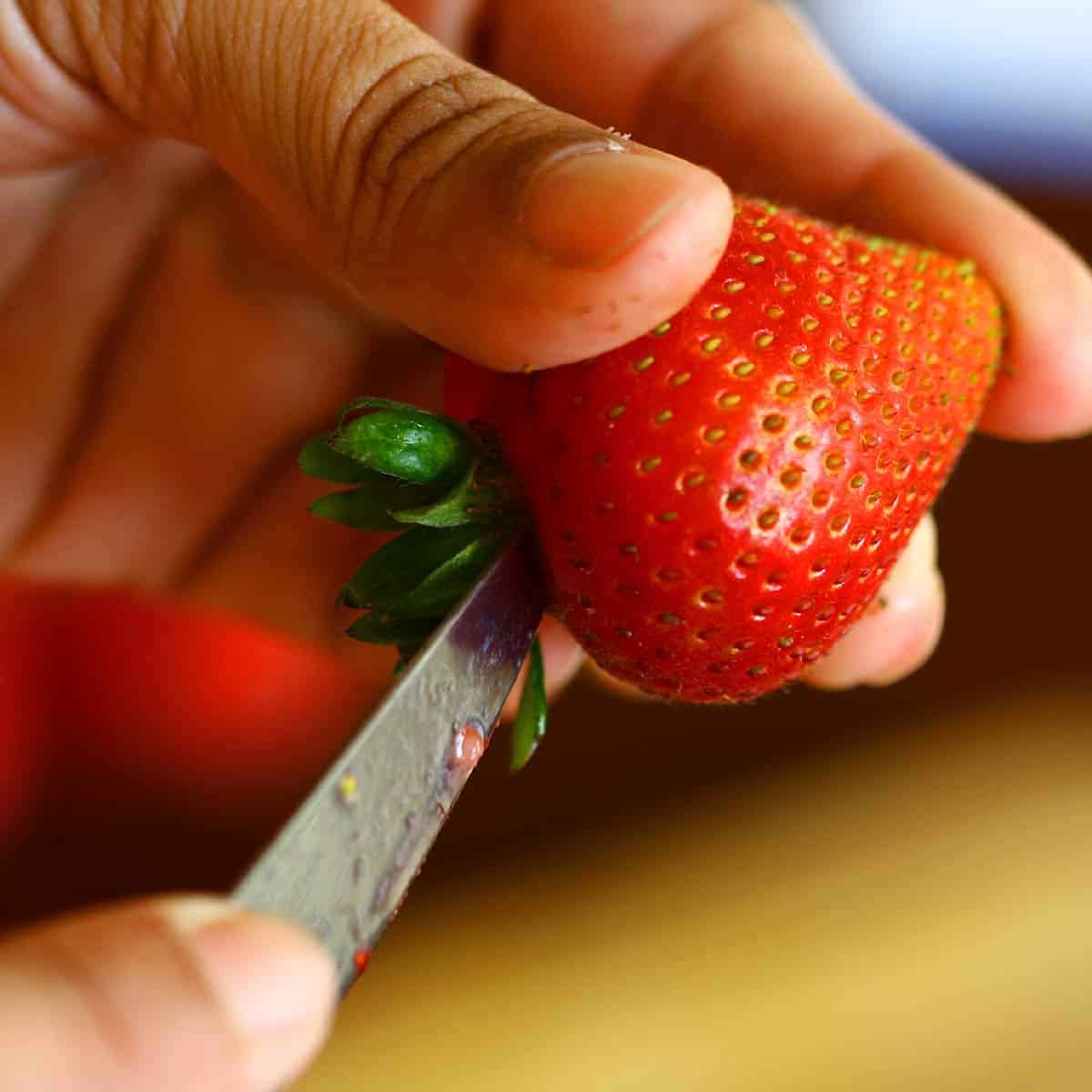 Strawberry Hull Step-1