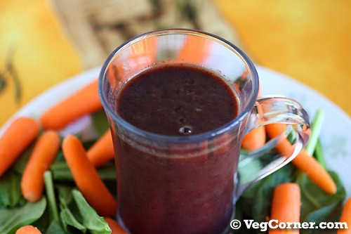 Blueberry Banana Green Smoothie