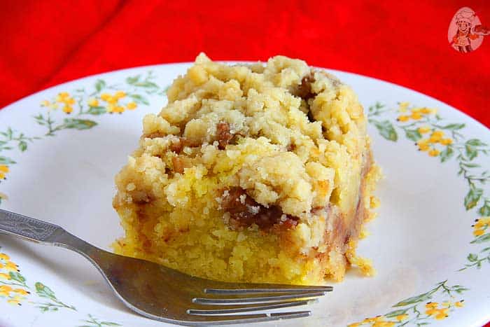 Egg-free apple pecan pie cake