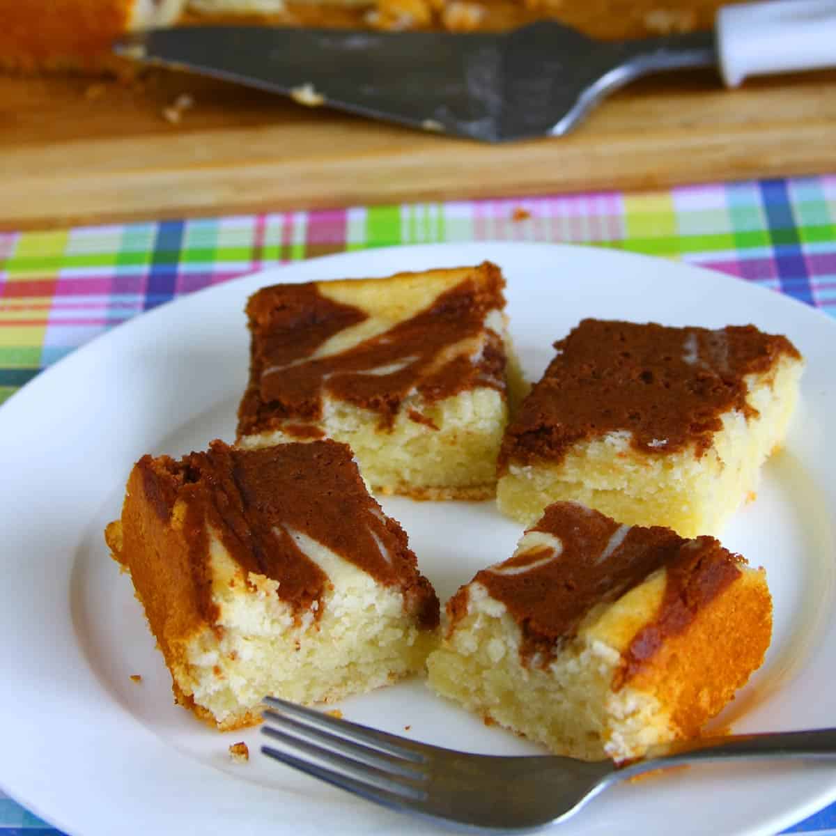 Eggless Marble Cake