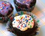 Chocolate Cupcakes with Spinach and Blueberry Puree