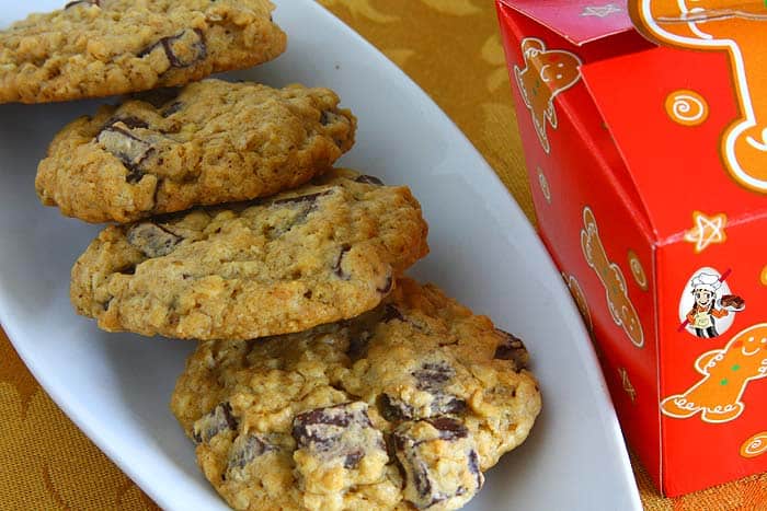 Oatmeal chocolate chunk cookies