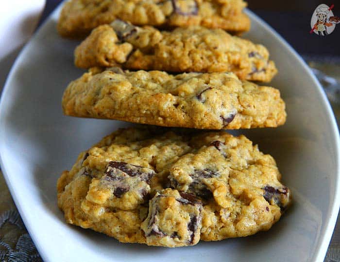 Oatmeal chunk chocolate cookies