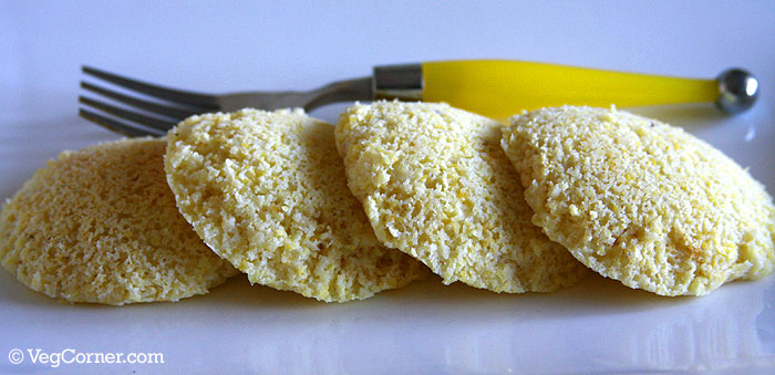 Whole cornmeal Idlis