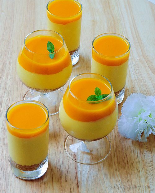 Eggless No-Bake Mango Cheesecake