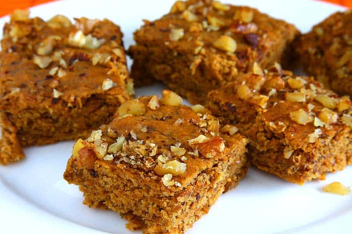 vegan banana bars with walnuts