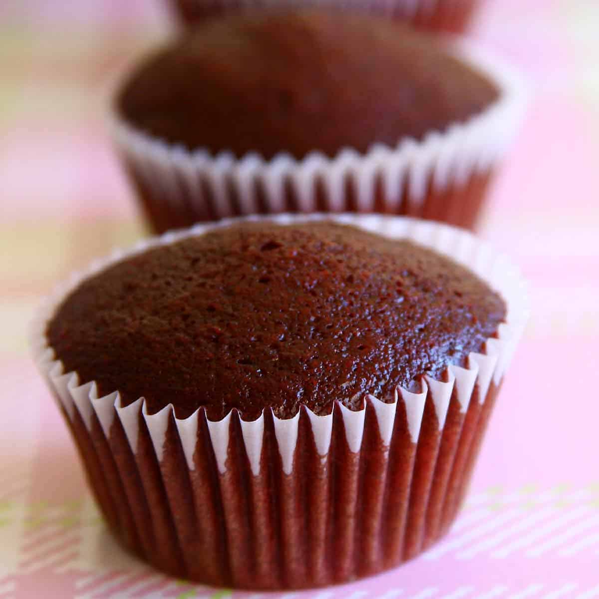 Vegan Red Velvet Cupcakes without Frosting